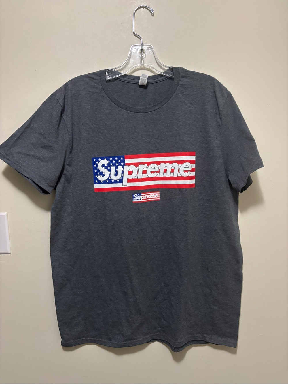 Fruit of the Loom USA Flag Supreme Box Logo Graphic T-Shirt